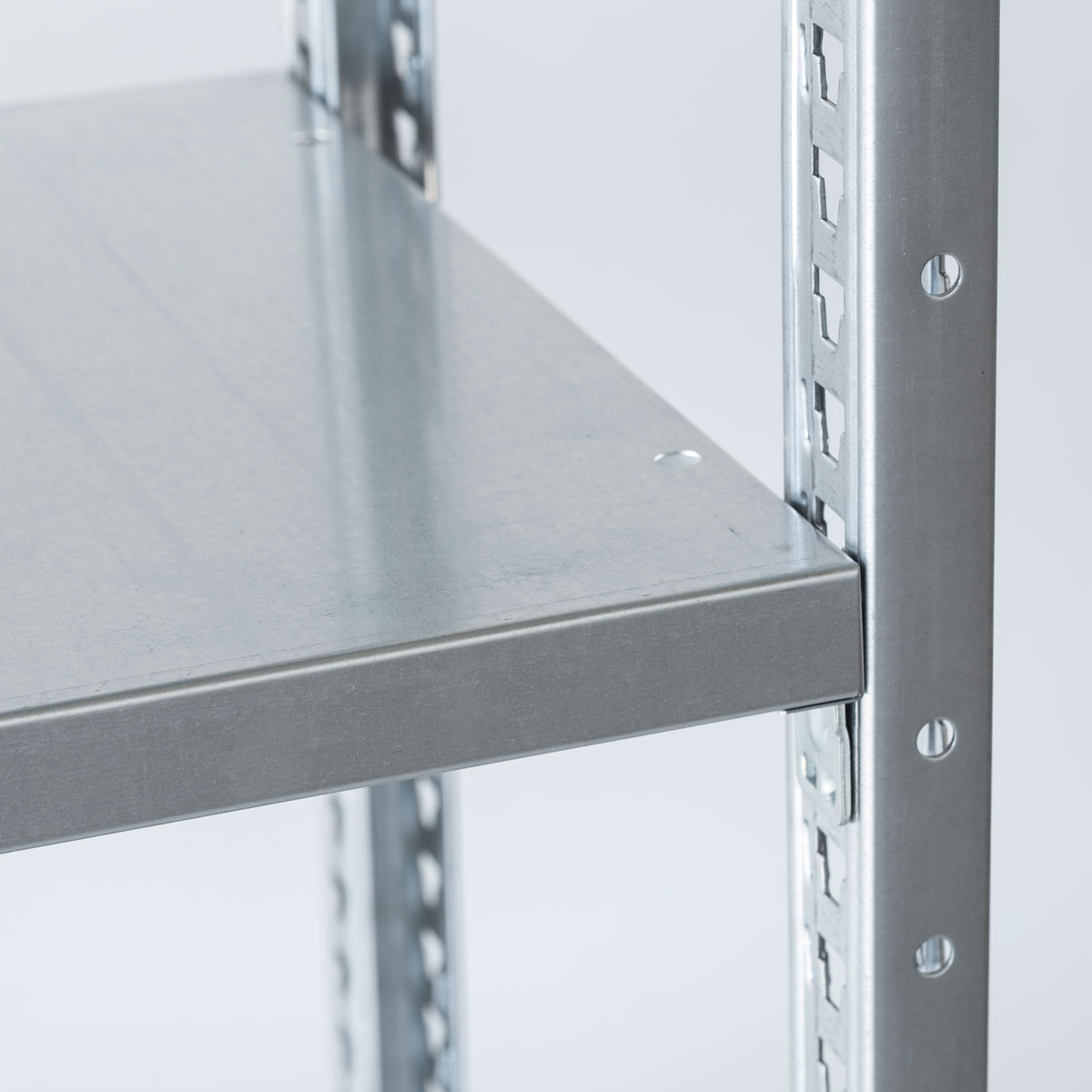 P10001-Proclip_04_wxC8PFNktPgvCE Fachboden im Stecksystem mit Proclip montieren