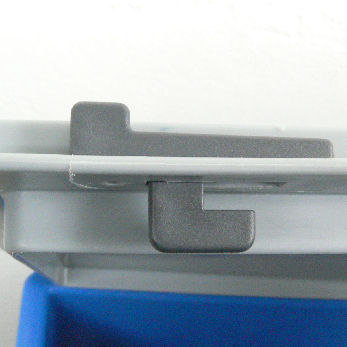 Schiebeverschluss-1310183_w 2 Stk Newbox Schiebeverschluss, passend für alle Newboxdeckel